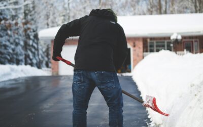 Snow Shovelling Tips to Protect Your Back